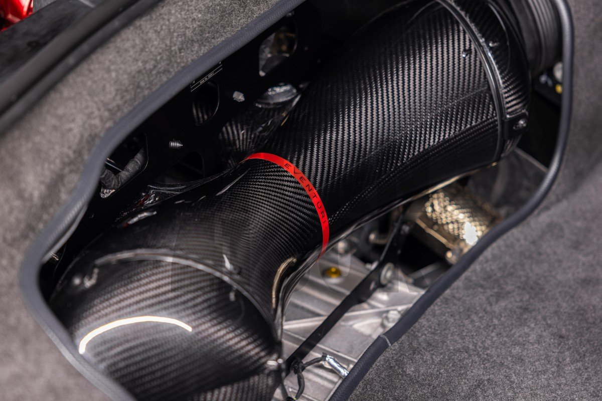EVENTURI Carbon Intake for C8 Corvette Stingray Hard Top Convertible EVENTURI Carbon Intake for C8 Corvette Stingray Hard Top Convertible