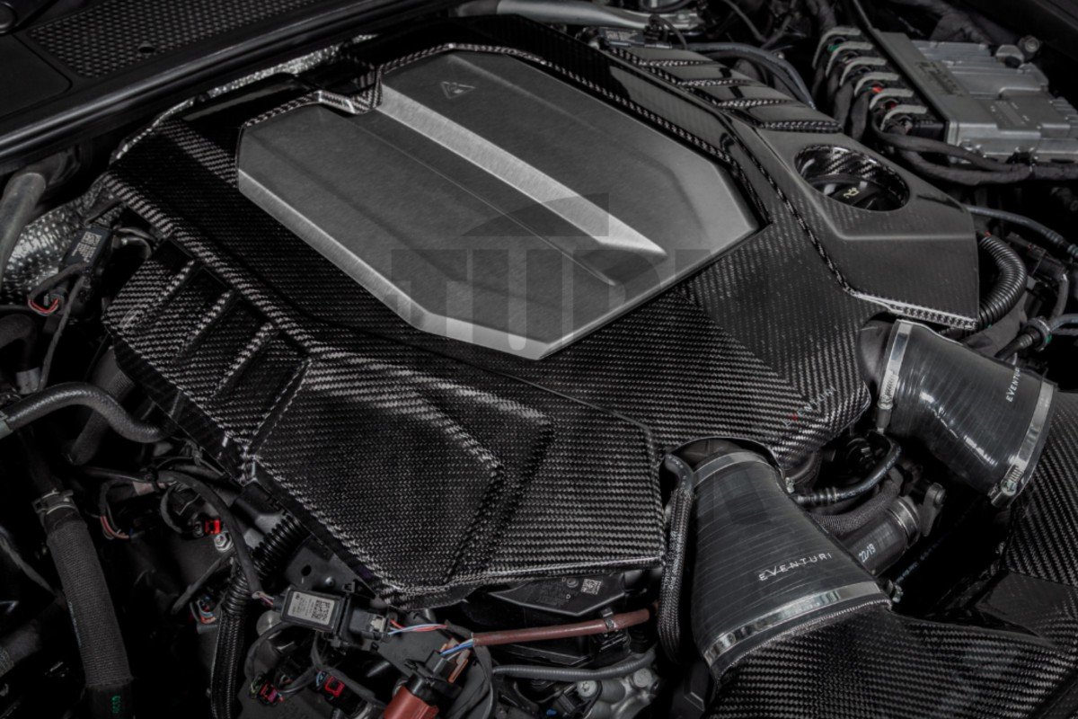 Eventuri Carbon Fiber Engine Cover for Audi RS6 C8 / RS7 C8 Eventuri Carbon Fiber Engine Cover for Audi RS6 C8 / RS7 C8