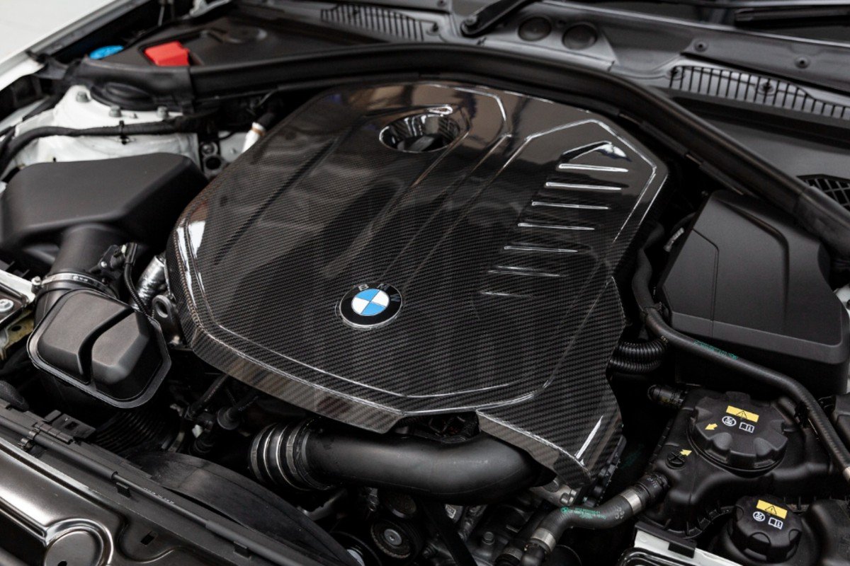 Eventuri Carbon Fiber Engine Cover for BMW 140i / 240i / 340i / 440i B58 Eventuri Carbon Fiber Engine Cover for BMW 140i / 240i / 340i / 440i B58