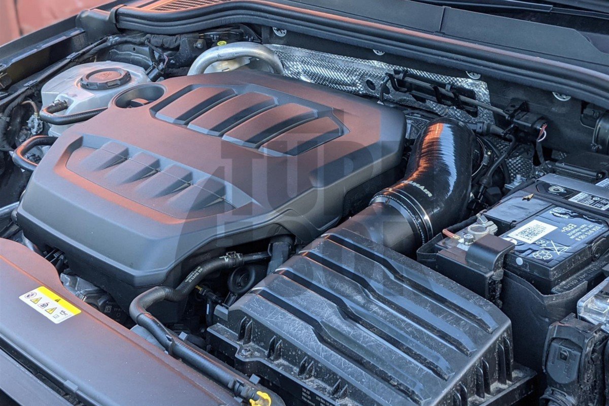 Silicone Intake Hose for Golf 8 GTI and Octavia NX VRS with Ramair Upgrade Silicone Intake Hose for Golf 8 GTI and Octavia NX VRS with Ramair Upgrade