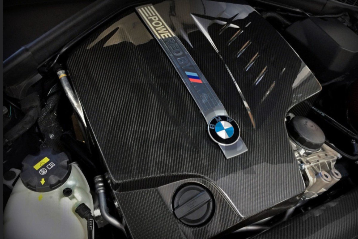 Eventuri Carbon Fiber Engine Cover for BMW M2 F87 N55 Eventuri Carbon Fiber Engine Cover for BMW M2 F87 N55
