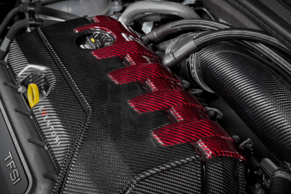 Eventuri Carbon Fiber / Red Kevlar Engine Cover for Audi RS3 8V.5 / TTRS 8S and RS3 8Y Eventuri Carbon Fiber / Red Kevlar Engine Cover for Audi RS3 8V.5 / TTRS 8S and RS3 8Y