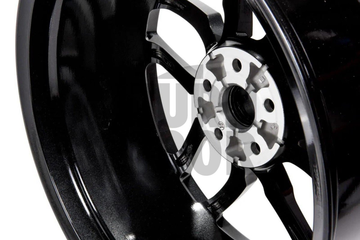 R360 Wheels 19 x 8.5 ET44 5x112 Black Racingline R360 Wheels 19 x 8.5 ET44 5x112 Black Racingline