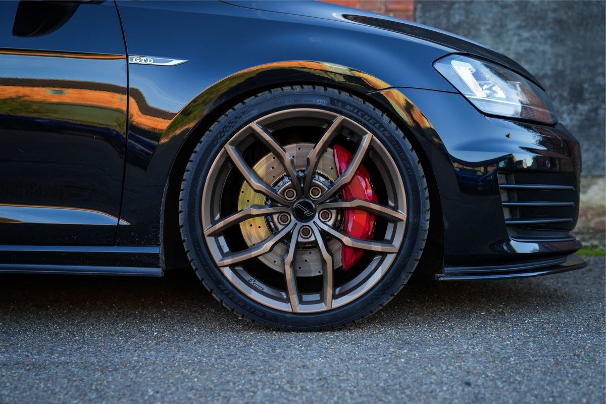 R360 Wheels 19 x 8.5 ET44 5x112 Bronze Racingline R360 Wheels 19 x 8.5 ET44 5x112 Bronze Racingline
