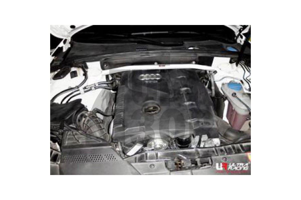 Ultra Racing Front Upper Strut Brace Audi A4 B8 / A5 B8 2.0 TFSI Ultra Racing Front Upper Strut Brace Audi A4 B8 / A5 B8 2.0 TFSI