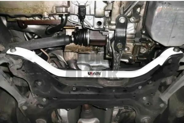 Ultra Racing Front Lower Bar Audi TT 8N 