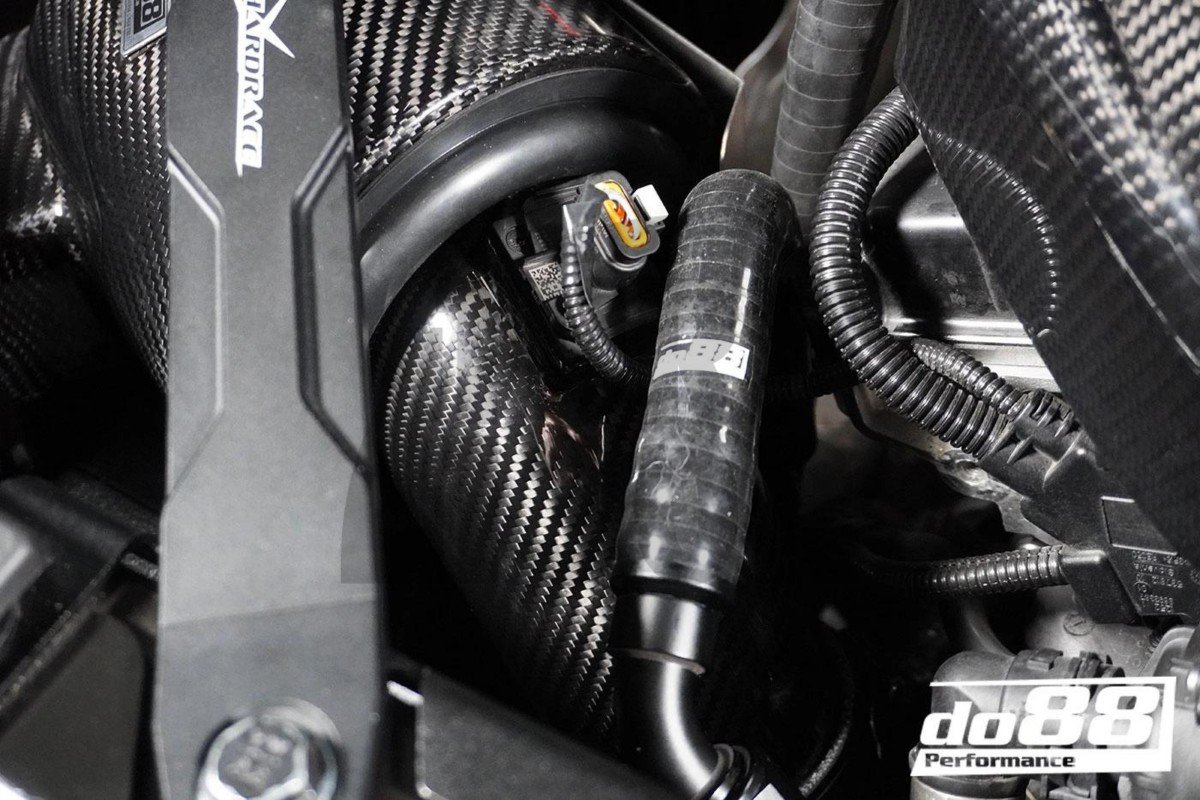 BMW 240i G42 and 340i / 440i G2x Do88 Carbon Fiber Intake System BMW 240i G42 and 340i / 440i G2x Do88 Carbon Fiber Intake System
